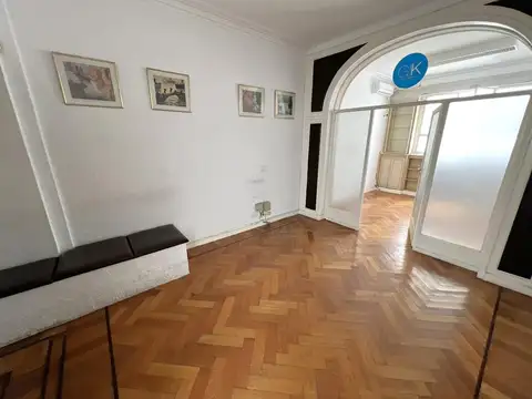 Muy buena Oficina de 3 ambientes amplios - Cocina - Baño - Toilette - Lavadero
