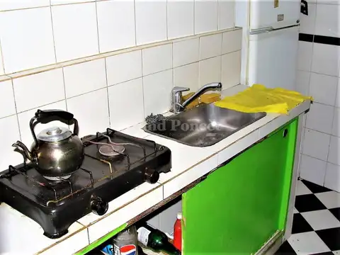 Edificio en Block con Local Comercial