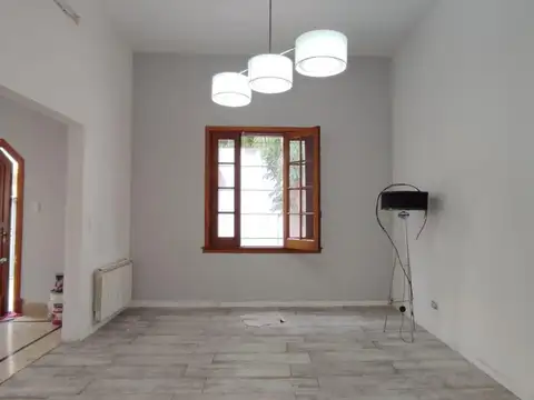 Casa 3 ambientes con 2 baños