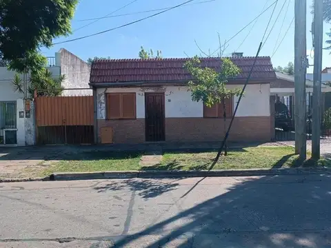 Casa 5 ambientes 3 dormitorios. | Mario Bravo al 100