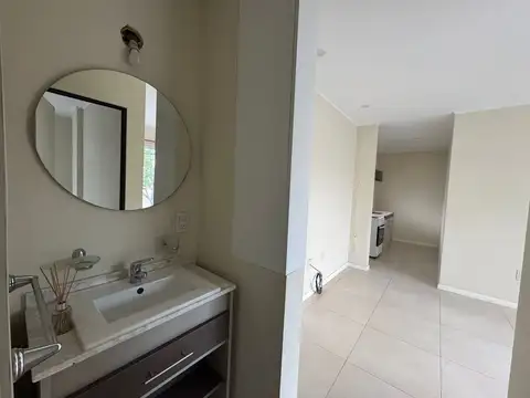 Departamento 8 ambientes con 2 baños