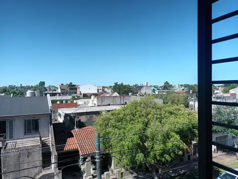 Departamento en Alquiler en Villa Talleres, $ 800.000