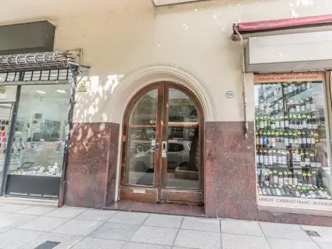 Venta Dos Ambientes al frente,  Muy luminoso, Recoleta