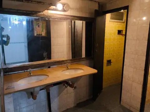 Esmeralda 300, Piso 1