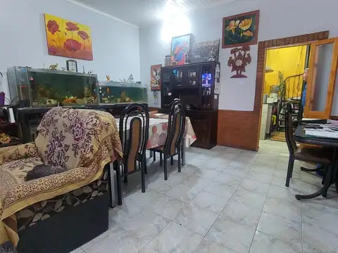 VENTA CASA PH 3 AMBIENTES + DEPTO 2 AMB QUILMES ESTE