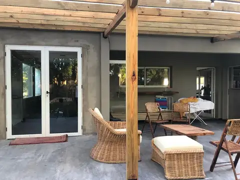 Casa 7 ambientes con 3 baños