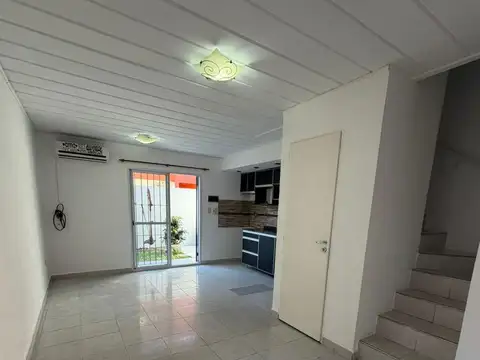 Depto Tipo Casa en Venta con 1 cocheras