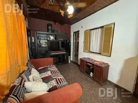 Depto Tipo Casa 7 ambientes con 2 baños