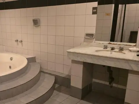 Paso y Av Corrientes- Once- Piso de 75m2 Apto Profesional