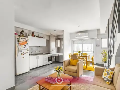 Venta departamento piso único duplex 3 ambientes 74M² en Flores con cochera fija en PB y balcon cfte