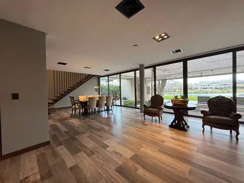 Casa en Alquiler de 4 dormitorios