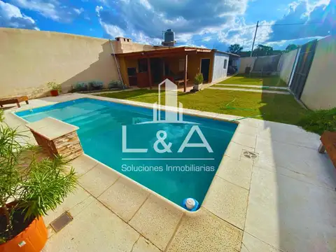 Casa 2 dormitorios con pileta en venta en Cerrillos