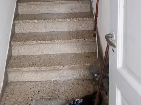 Garibaldi 2500, Piso 1