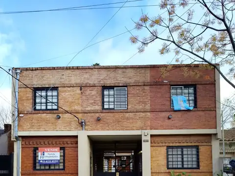 Ph al frente de dos ambientes con patio. SIN EXPENSAS