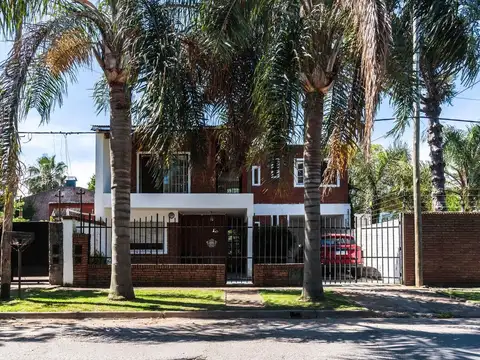 VENTA CASA 4 DORMITORIOS EXELENTE ESTADO FISHERTON