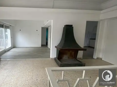 Casa en Venta de 4 Dormitorios en Barrio Azcuénaga