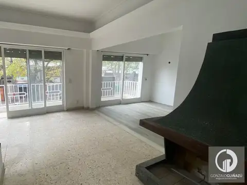 Casa 6 ambientes con 2 baños