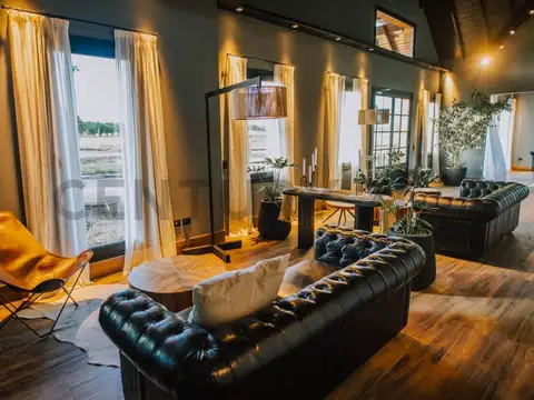 Av. Jorge Newbery a la altura 3051 3000, Piso 0