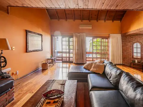 Casa en Venta con 1 cochera