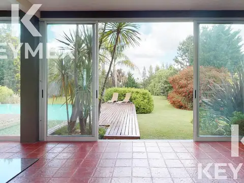 Casa 6 ambientes con 3 baños