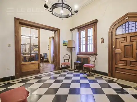 Casa 6 ambientes con 4 baños