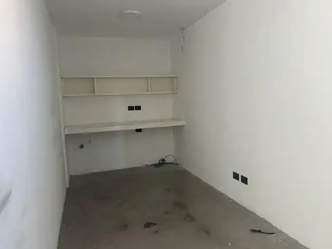 Oficina en Alquiler con 1 cochera