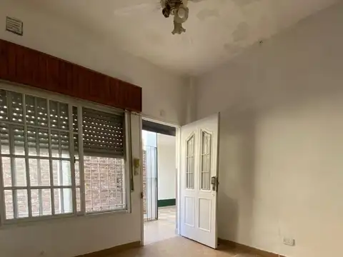 Depto Tipo Casa 2 ambientes con 1 baño