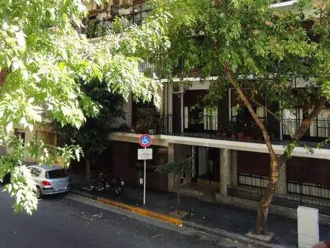 Ecuador e/ Beruti y Arenales