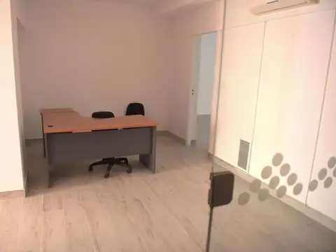 Oficina en Alquiler 80 años