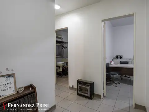 Muy buen semipiso 4 ambientes apto profesional, con patio