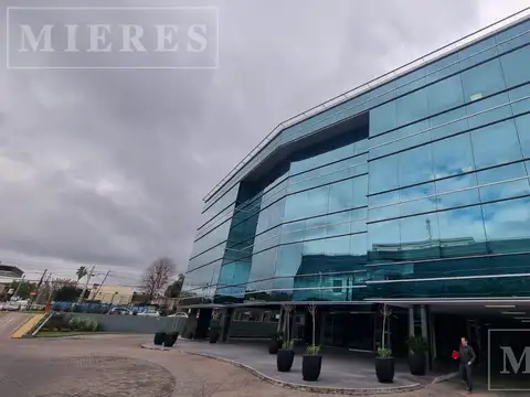 Oficina en Alquiler con 35 cocheras