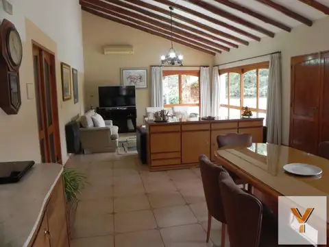 Casa en venta - 5 Dormitorios 3 Baños - Cocheras - 30.780Mts2 - Rama Caída, San Rafael