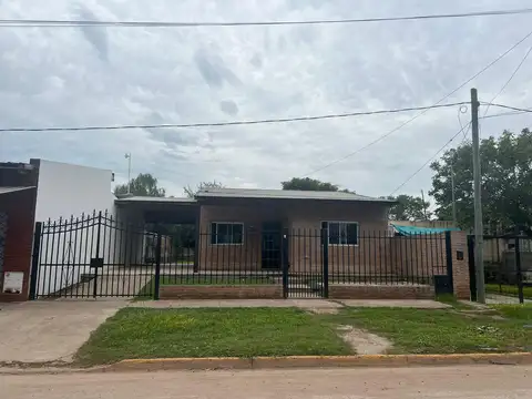 Casa en  alquiler permanente Roldan