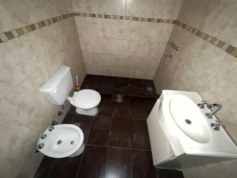 Casa en Alquiler con 1 cochera