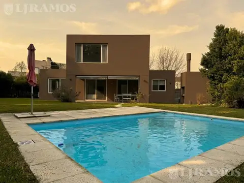 Casa con 3 dormitorios en venta en Los Sauces