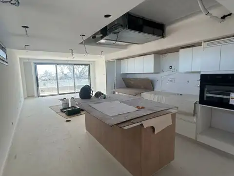 Av. Gral paz 12400, Piso 4