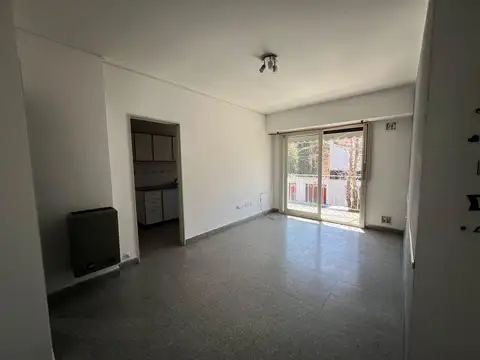 VENTA - 2 ambientes  en Monte Castro - Apto credito