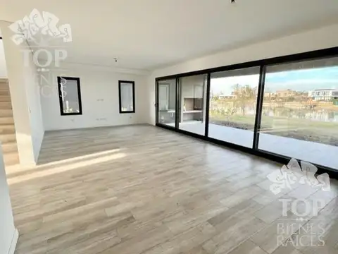 Casa en Venta en El Canton, USD 410.000