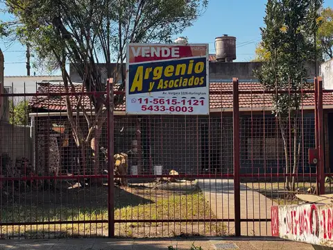 Casa 3 ambientes con 1 baño