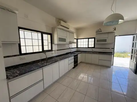 Casa en Venta en Comodoro Rivadavia, USD 171.000