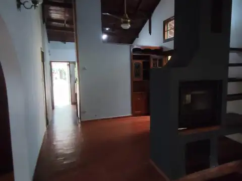 Casa 5 ambientes con 3 baños