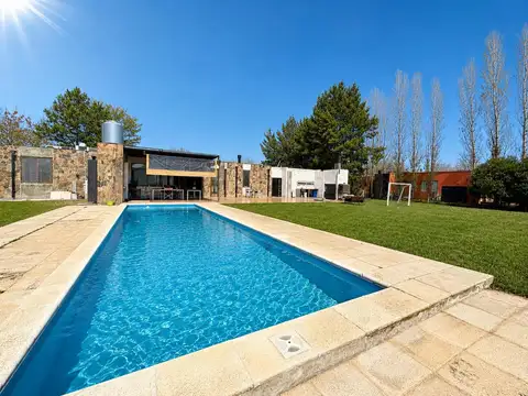 Venta Casa Quinta con Pileta en Barrio Cerrado Fincas de San Vicente