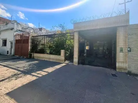 VENTA CASA  4 AMB. C/COCHERA 2 TERRAZAS Y QUINCHO
