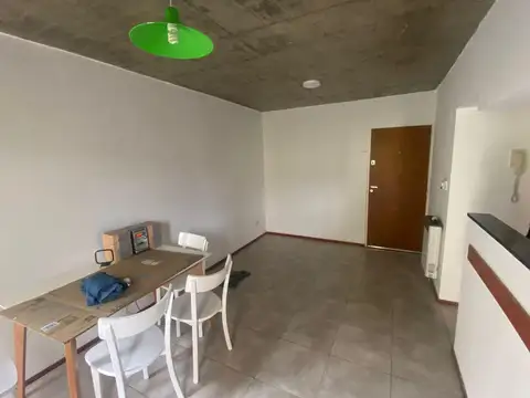 Departamento en Alquiler en Alberdi, $ 420.000