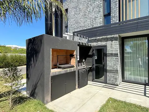 Casa 4 ambientes con 3 baños