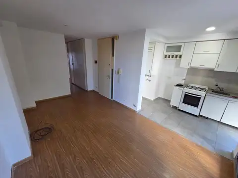 3 De Febrero 200, Piso 03