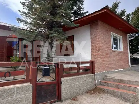 CASA EN RADA TILLY 3 DORMITORIOS Y QUINCHO