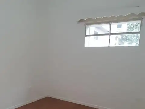 Depto Tipo Casa en Alquiler 48 años
