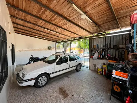 Casa 5 ambientes con 2 baños