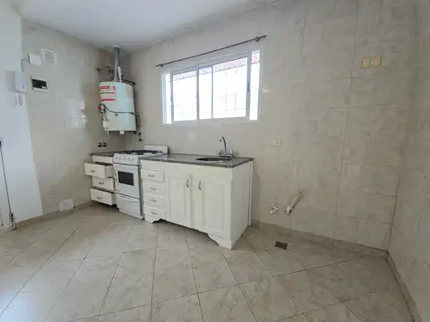 PH 2 amb. con patio - R. S. Peña y Gaboto